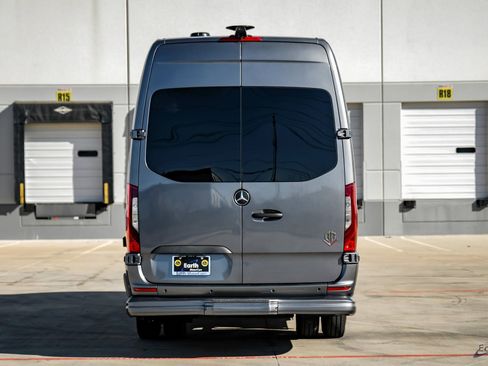 Used 2025 Mercedes-Benz Sprinter 3500 image 10