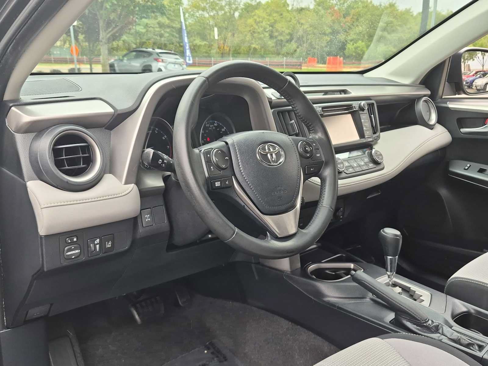 Used 2017 Toyota RAV4 XLE w/ Plus Special Value Package AWD/4WD image 10