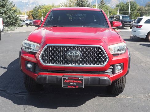Used 2018 Toyota Tacoma TRD Off-Road w/ Technology Package image 2