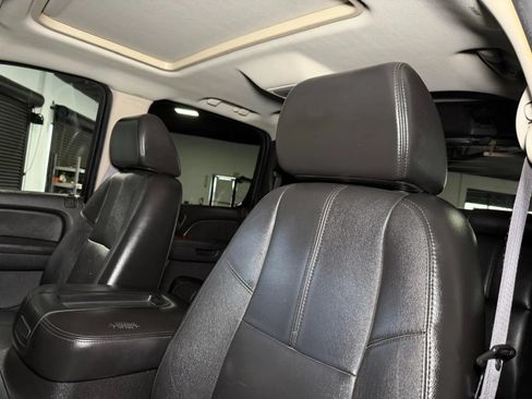 Used 2007 Chevrolet Avalanche LTZ w/ LTZ Preferred Equipment Group AWD/4WD image 27