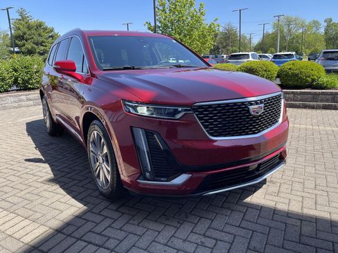 Used 2025 Cadillac XT6 Premium Luxury w/ Platinum Package AWD/4WD image 7