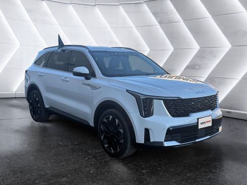 Used 2024 Kia Sorento EX FWD image 1