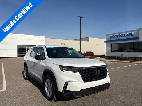 Certified 2023 Honda Pilot LX image 2