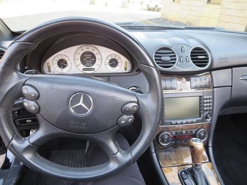 Used 2008 Mercedes-Benz CLK 550 Cabriolet image 16
