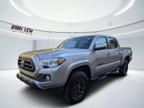 Used 2021 Toyota Tacoma SR5 RWD image 7