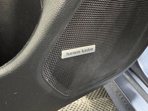 Used 2016 Subaru Legacy 2.5i Limited AWD/4WD image 9