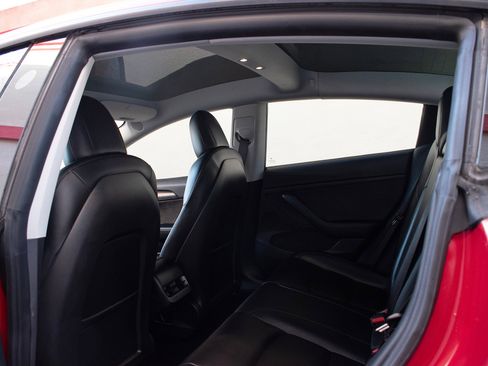 Used 2022 Tesla Model 3 Long Range image 22