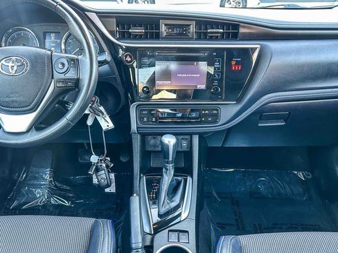 Used 2018 Toyota Corolla SE FWD image 17