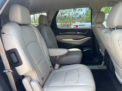Used 2019 Buick Enclave Essence AWD/4WD image 21