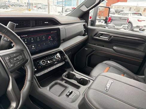 Used 2024 GMC Sierra 2500 AT4 w/ AT4 Premium Plus Package image 33