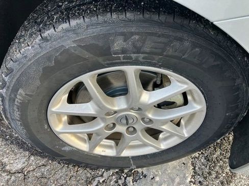 Used 2024 Chrysler Pacifica Touring-L image 26