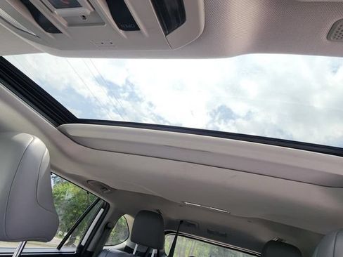 Certified 2020 Toyota Highlander XLE AWD/4WD image 12