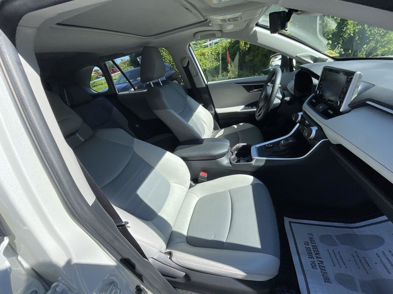 Used 2019 Toyota RAV4 Limited w/ Advanced Technology Package AWD/4WD image 20