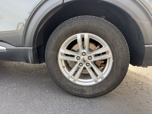 Used 2020 Ford Explorer XLT w/ Comfort Package image 7