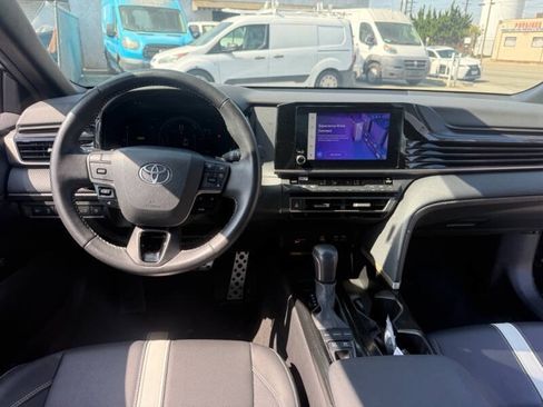 Used 2025 Toyota Camry SE FWD image 17