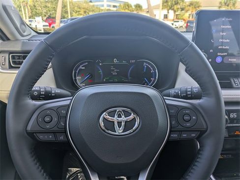 Used 2024 Toyota RAV4 XLE Premium image 33