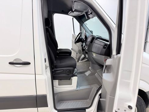 Used 2017 Mercedes-Benz Sprinter 2500 image 30