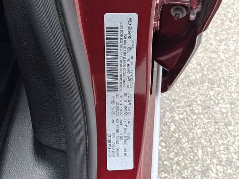 Used 2019 RAM 1500 Laramie AWD/4WD image 27