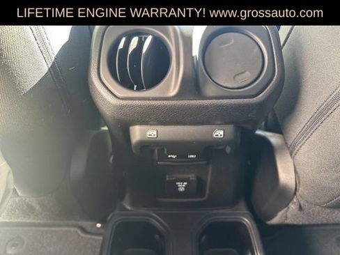 Used 2019 Jeep Wrangler Unlimited Sahara w/ Uconnect 4C Nav & Sound Group AWD/4WD image 28