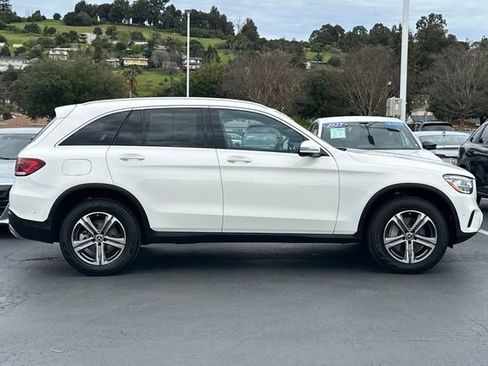 Used 2022 Mercedes-Benz GLC 300 4MATIC image 2