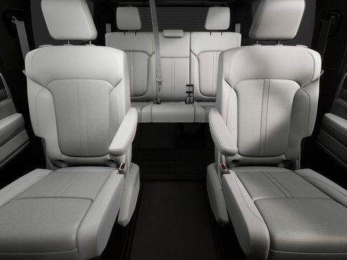 New 2026 Jeep Grand Wagoneer Summit image 3