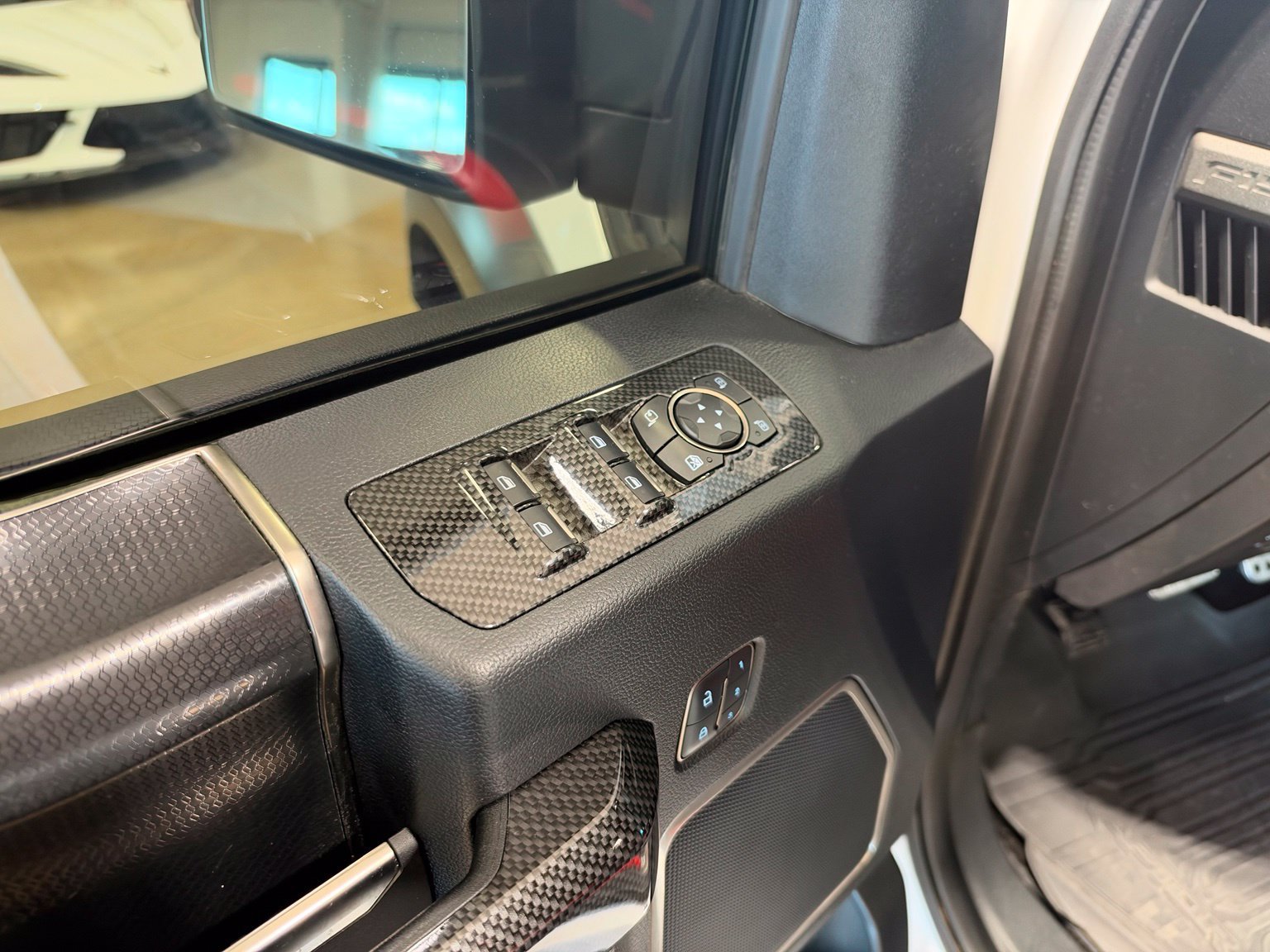 Used 2018 Ford F150 Raptor w/ Equipment Group 802A Luxury AWD/4WD image 17