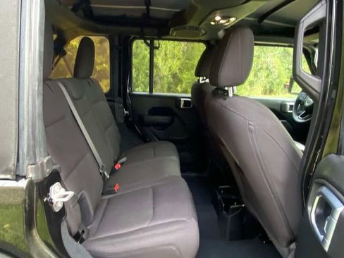 Used 2022 Jeep Wrangler Unlimited Sport image 34