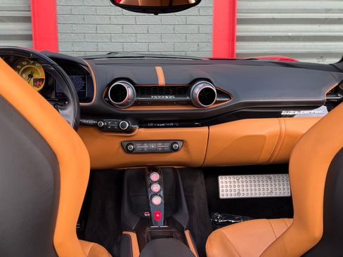 Used 2018 Ferrari 812 Superfast image 26