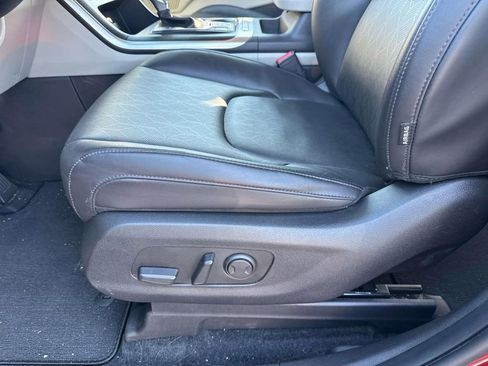 Used 2024 Kia Carnival LX FWD image 22