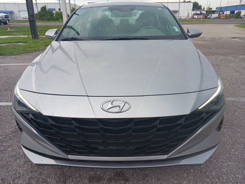 Used 2022 Hyundai Elantra SEL w/ Convenience Package FWD image 8