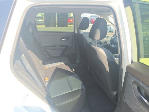Used 2023 Nissan Rogue SV AWD/4WD image 29