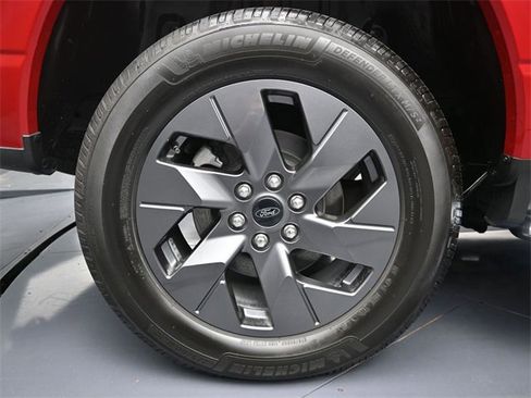 Used 2022 Ford F150 Lightning Lariat image 9