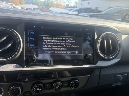 Used 2018 Toyota Tacoma TRD Sport image 18