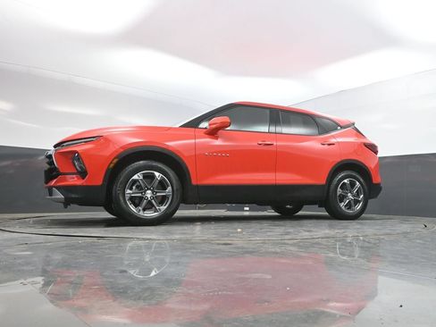 Used 2025 Chevrolet Blazer LT FWD image 37