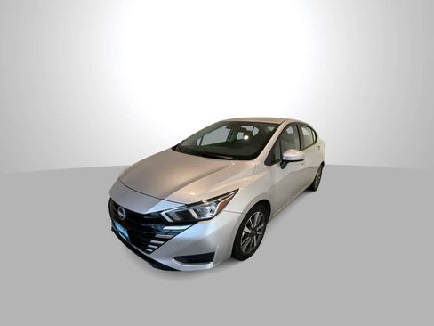 Used 2024 Nissan Versa SV image 4