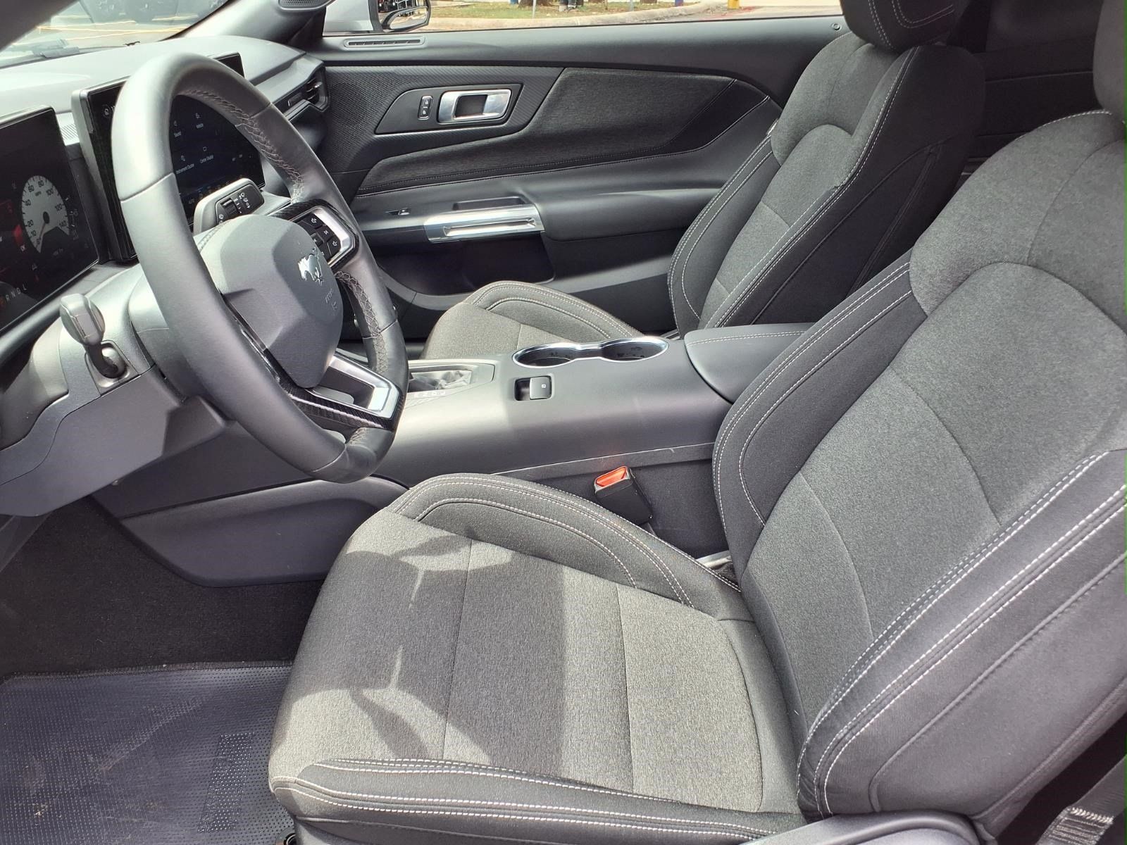 Used 2025 Ford Mustang Coupe RWD image 13