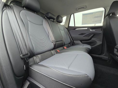 New 2026 Volkswagen Tiguan SE AWD/4WD image 15