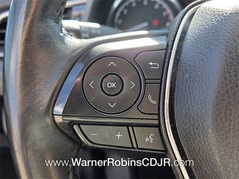 Used 2020 Toyota Camry SE image 23