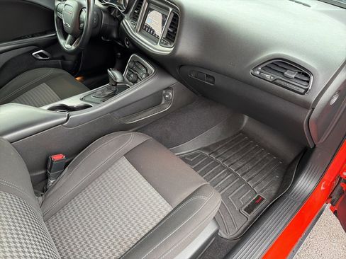 Used 2020 Dodge Challenger SXT image 18