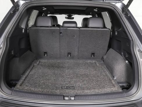 Used 2023 Volkswagen Tiguan SEL R-Line AWD/4WD image 41