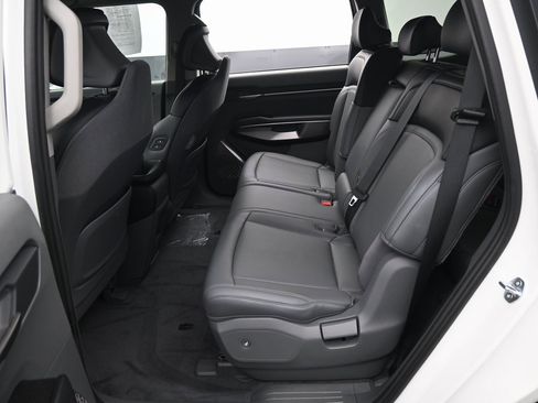 Used 2024 Kia EV9 Light image 34