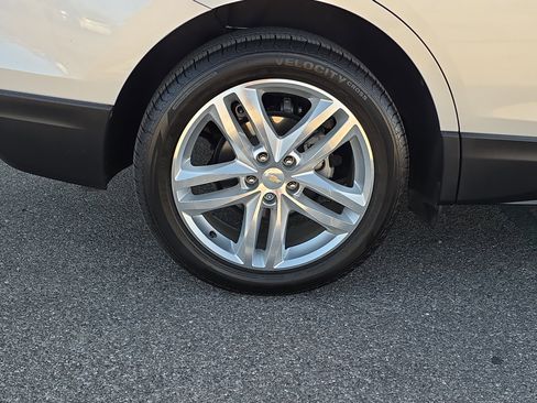 Used 2020 Chevrolet Equinox LT image 9