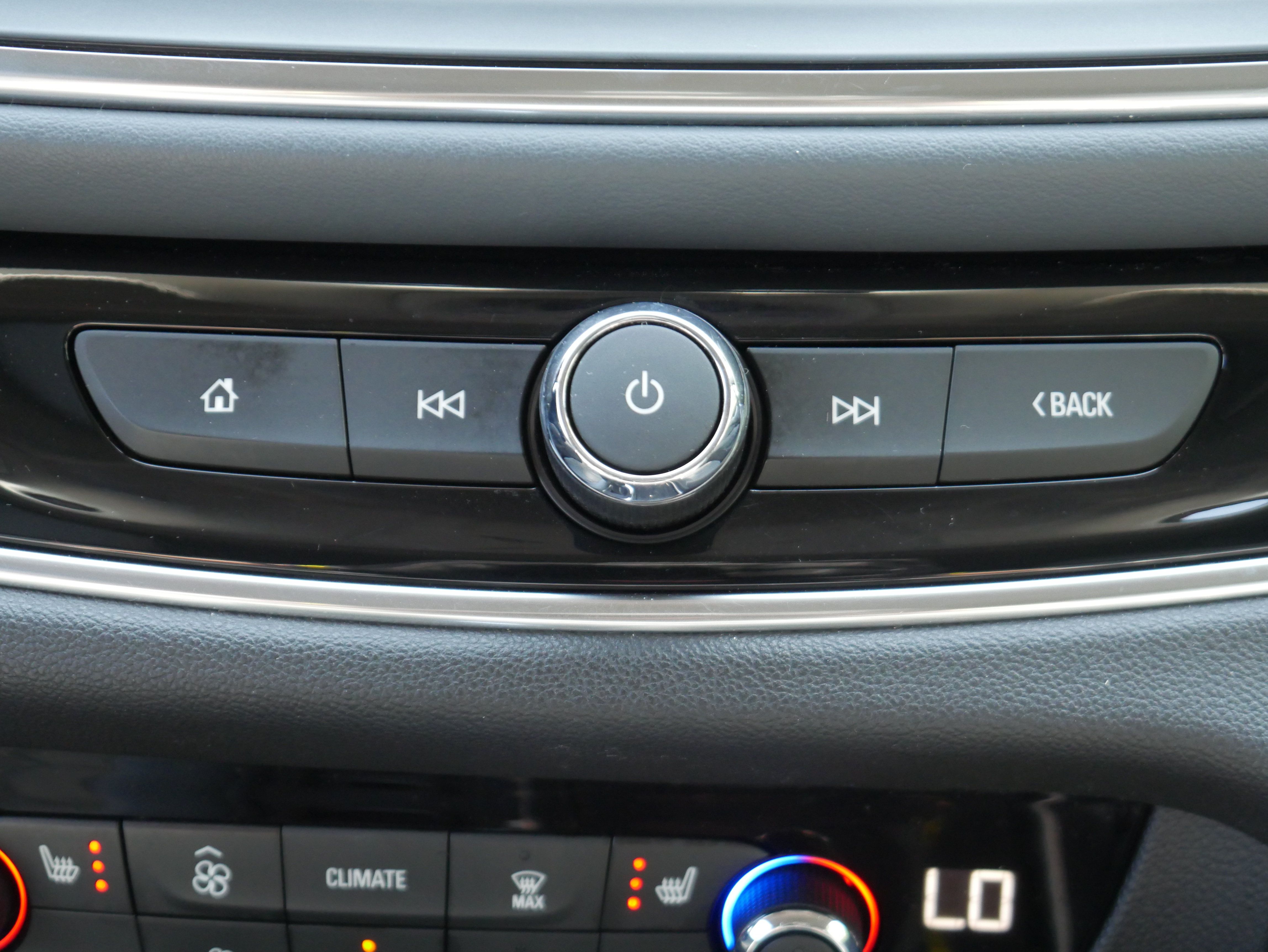 Used 2019 Buick Enclave Essence AWD/4WD image 21