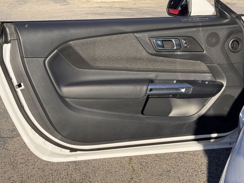 Certified 2025 Ford Mustang Coupe image 15