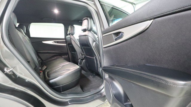 Used 2020 Lincoln Nautilus Premier w/ Equipment Group 101A AWD/4WD image 11