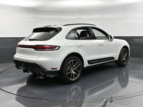 Certified 2022 Porsche Macan S image 8