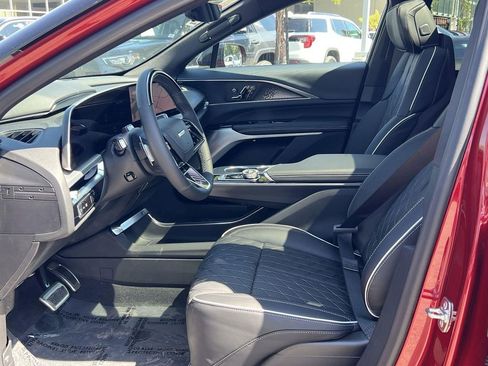 New 2026 Cadillac Lyriq V image 25