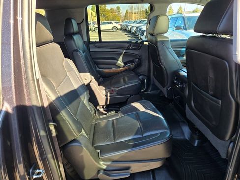Used 2016 Chevrolet Suburban LTZ image 10