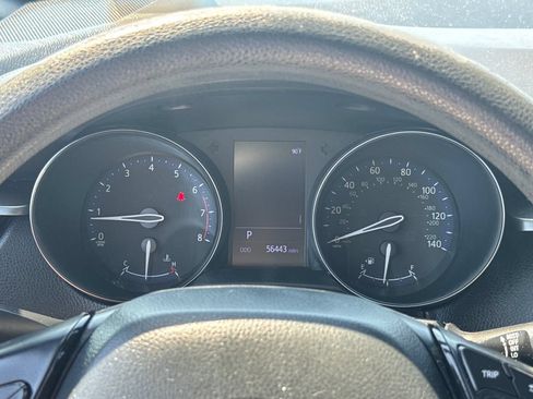 Used 2019 Toyota C-HR LE FWD image 16