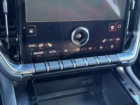 New 2026 GMC Yukon XL Elevation image 23